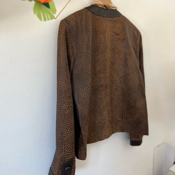 VINTAGE 90s leather CHANEL style matching jacket/skirt sz 36 Small snake print - Picture 8 of 13